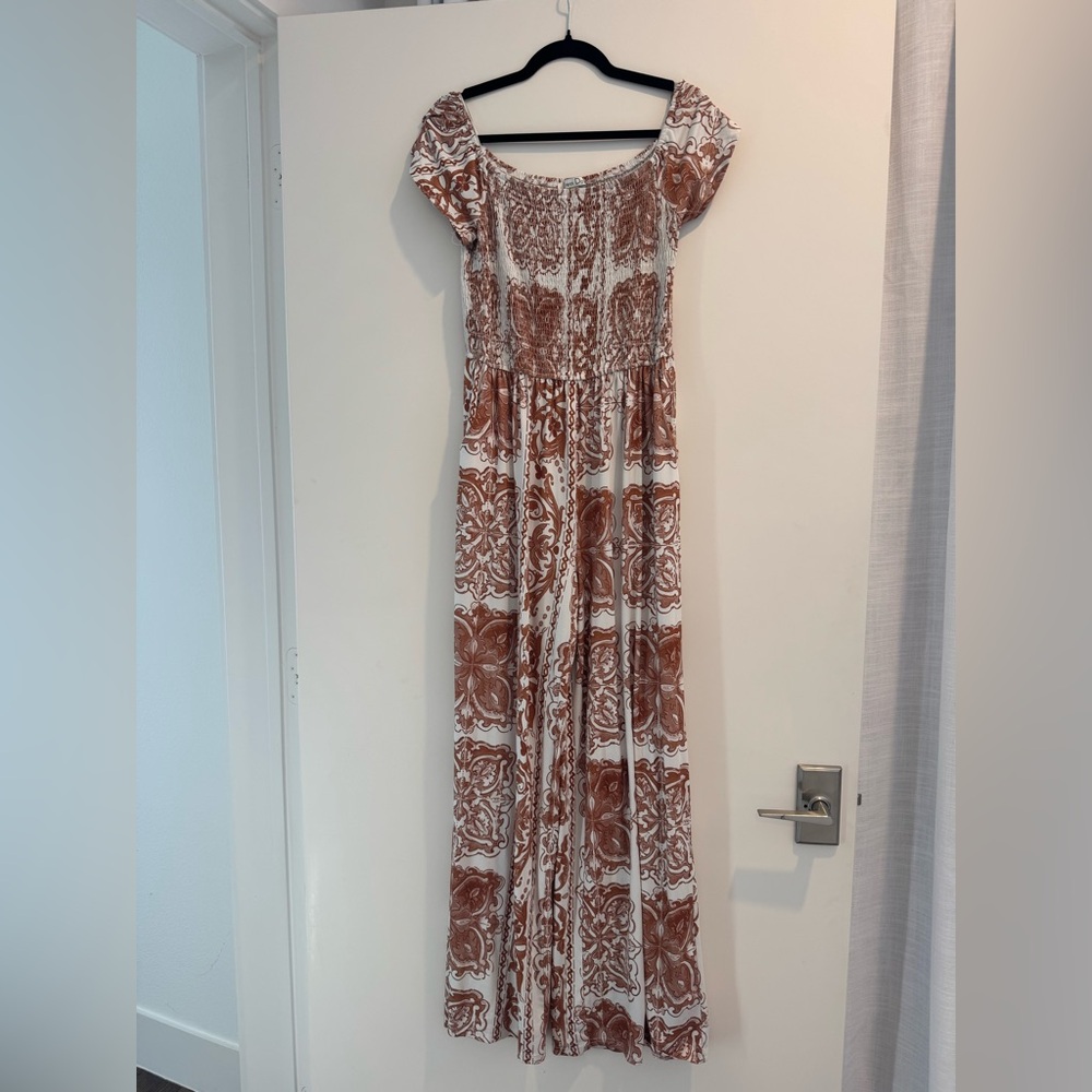 Chic Off-Shoulder Brown Patterned Maxi Dress - image 3